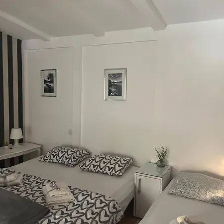 Vikendica Vilcek Case de vacanță
